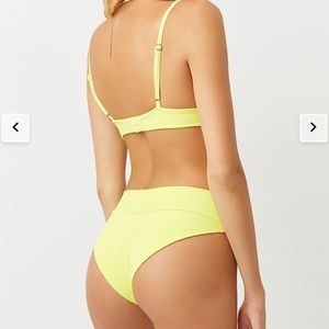 NWT Frankie’s bikinis Gavin ribbed bottoms In lemonade. Size M